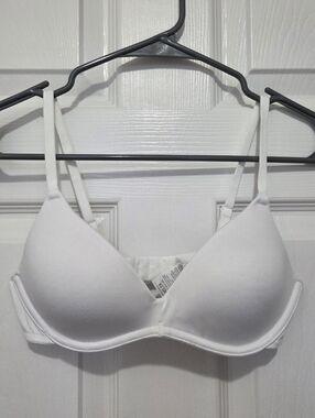 Delta By Maidenform White Wireless Bra Size 36A